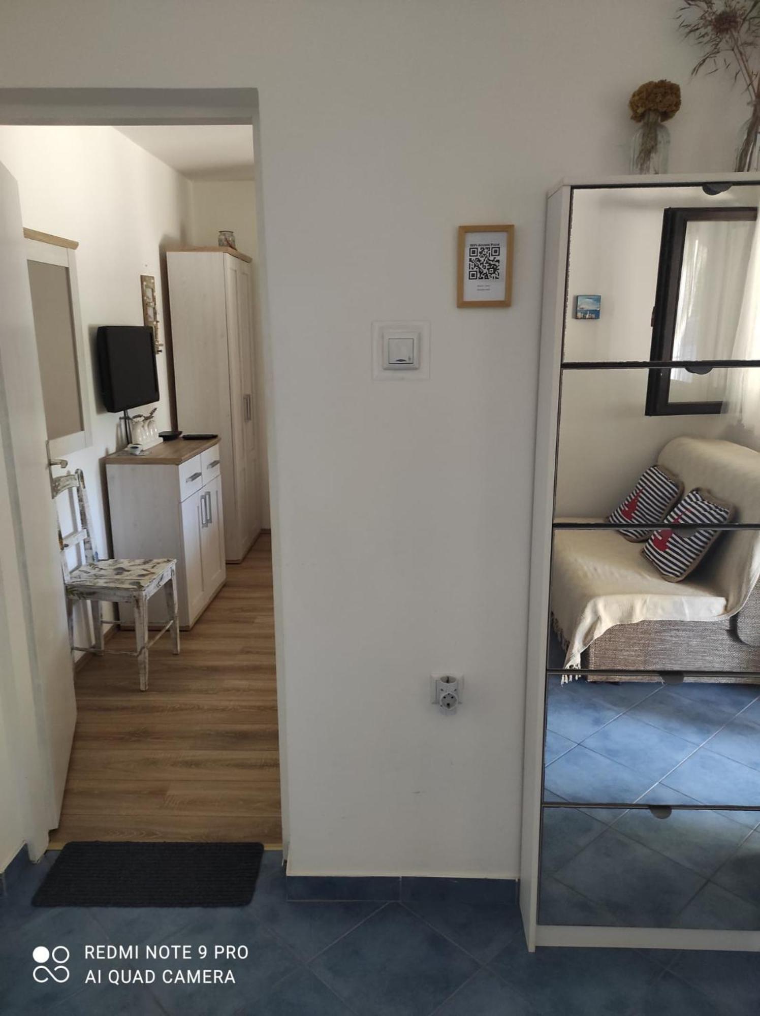 Apartment House Vir-To-All Buitenkant foto